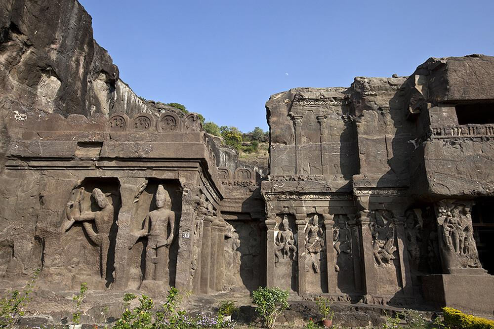 Ellora Caves (1983)